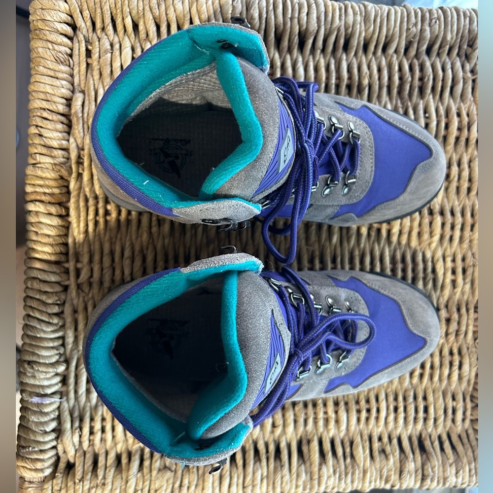 Eddie Bauer Appalachian Woman’s  Purple Teal and Gray size 8.5 Hiking Boots
